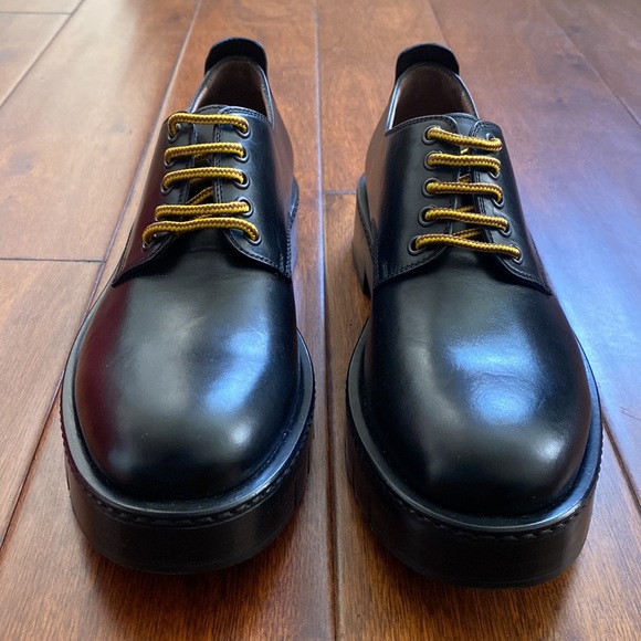 Rudy Plain Toe Derby
SALVATORE FERRAGAMO - Picture 9 of 12